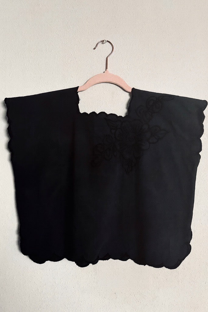 Minimal Floral Embroidered Cotton Blouse – Everyday Mexican Clothing